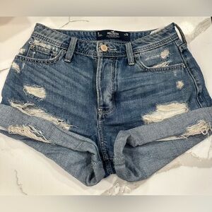 Hollister High-Rise Mom Medium Wash Denim Shorts